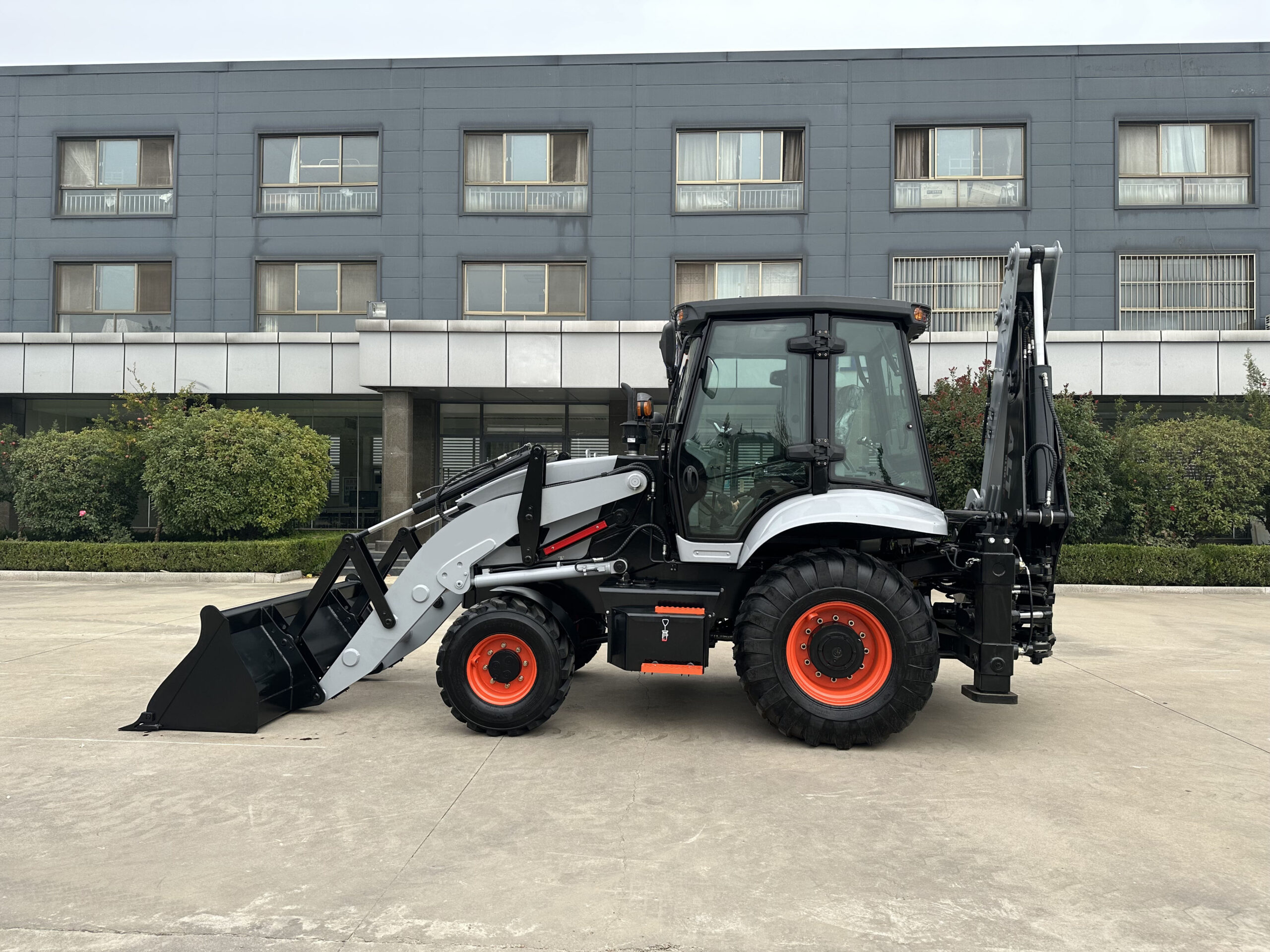 90-25 backhoe loader (5)